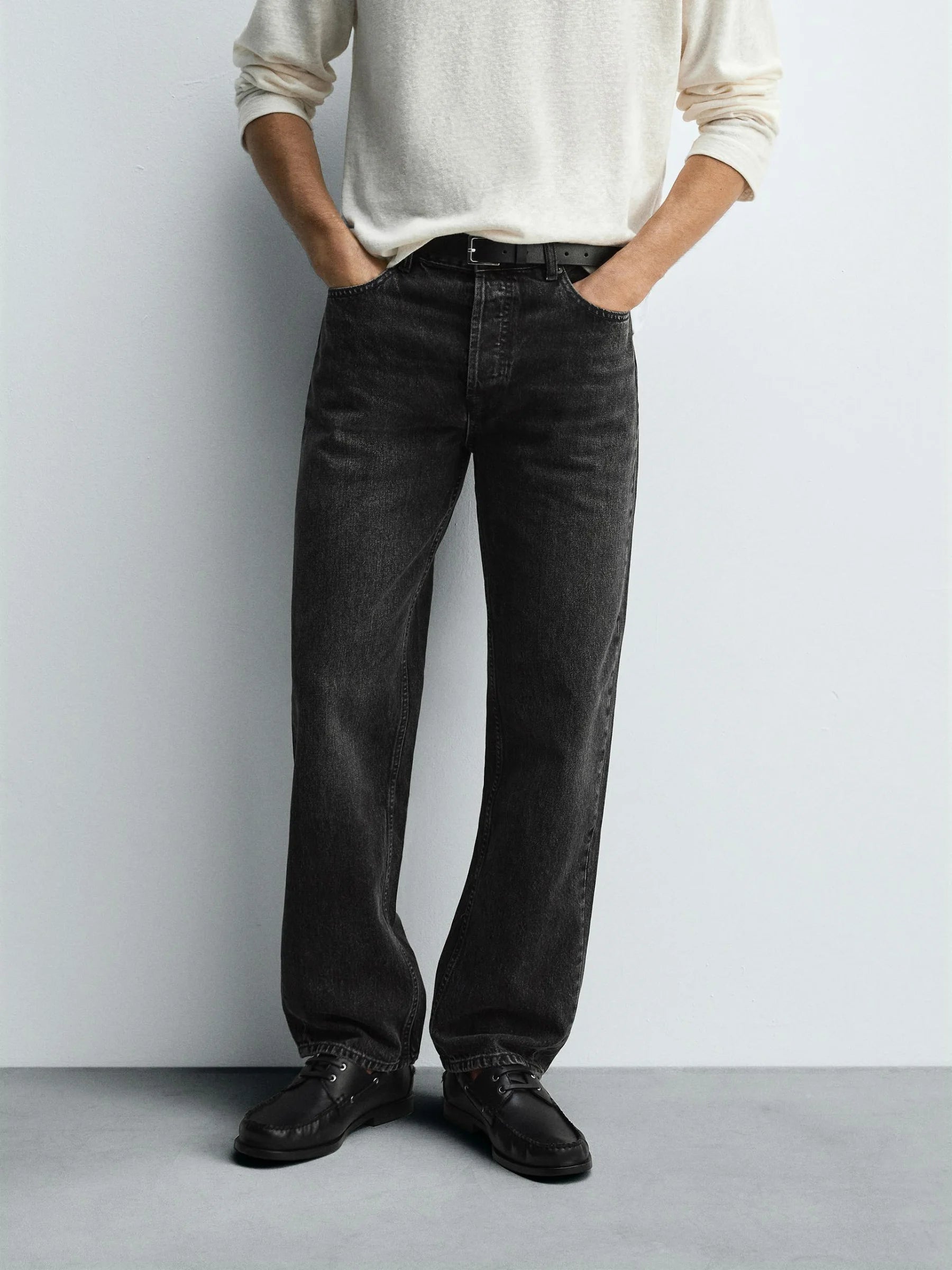BLACK FADED STRAIGHT FIT JEANS