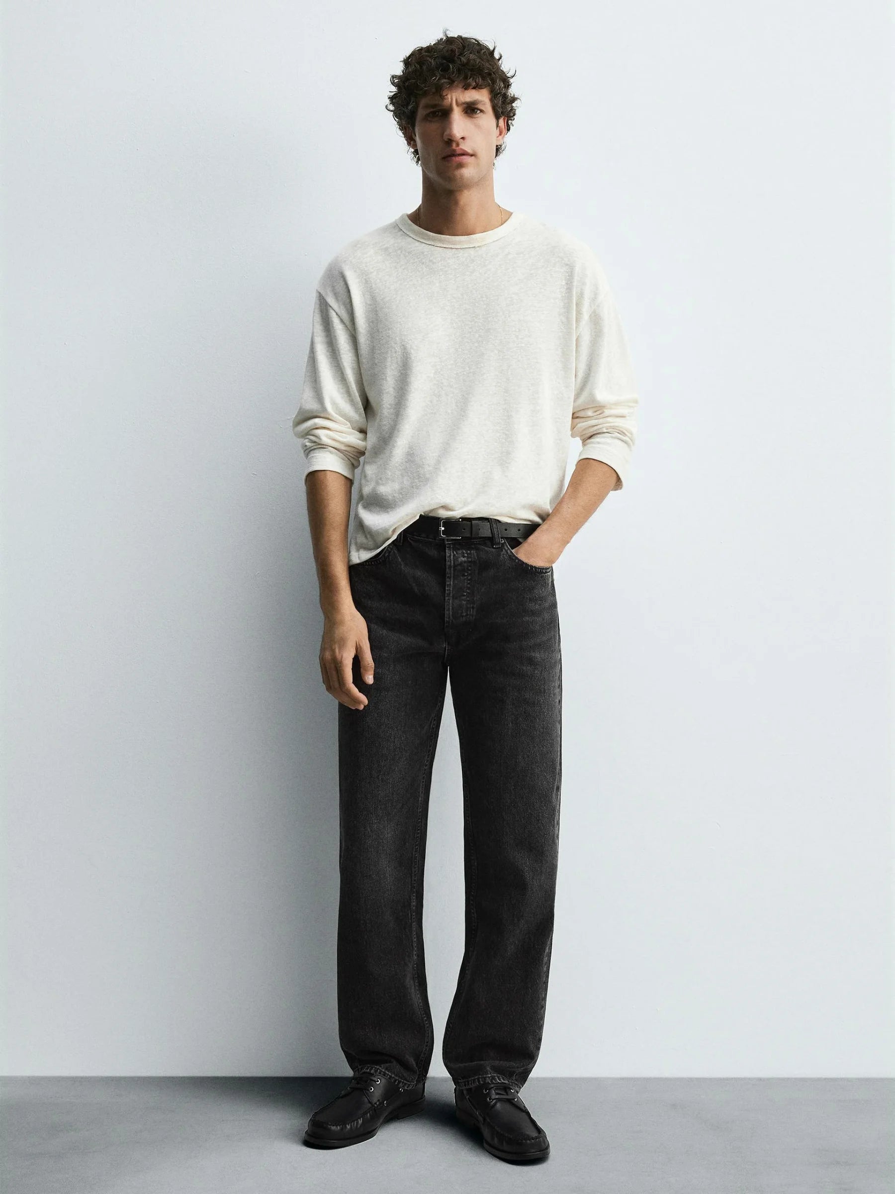 BLACK FADED STRAIGHT FIT JEANS