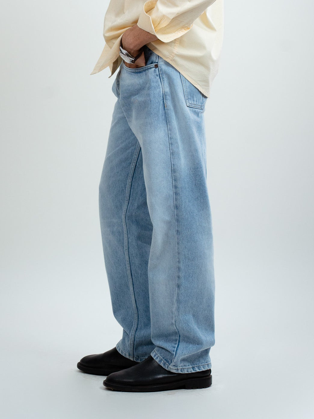 BLUE FADED STRAIGHT FIT JEANS