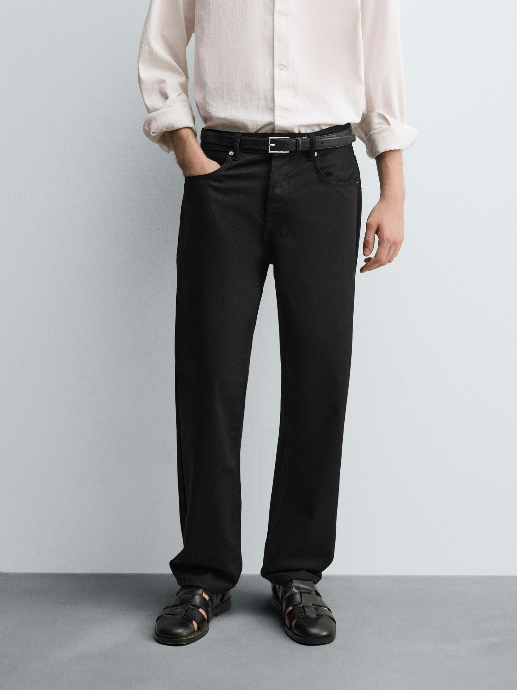 BLACK STRAIGHT FIT JEANS