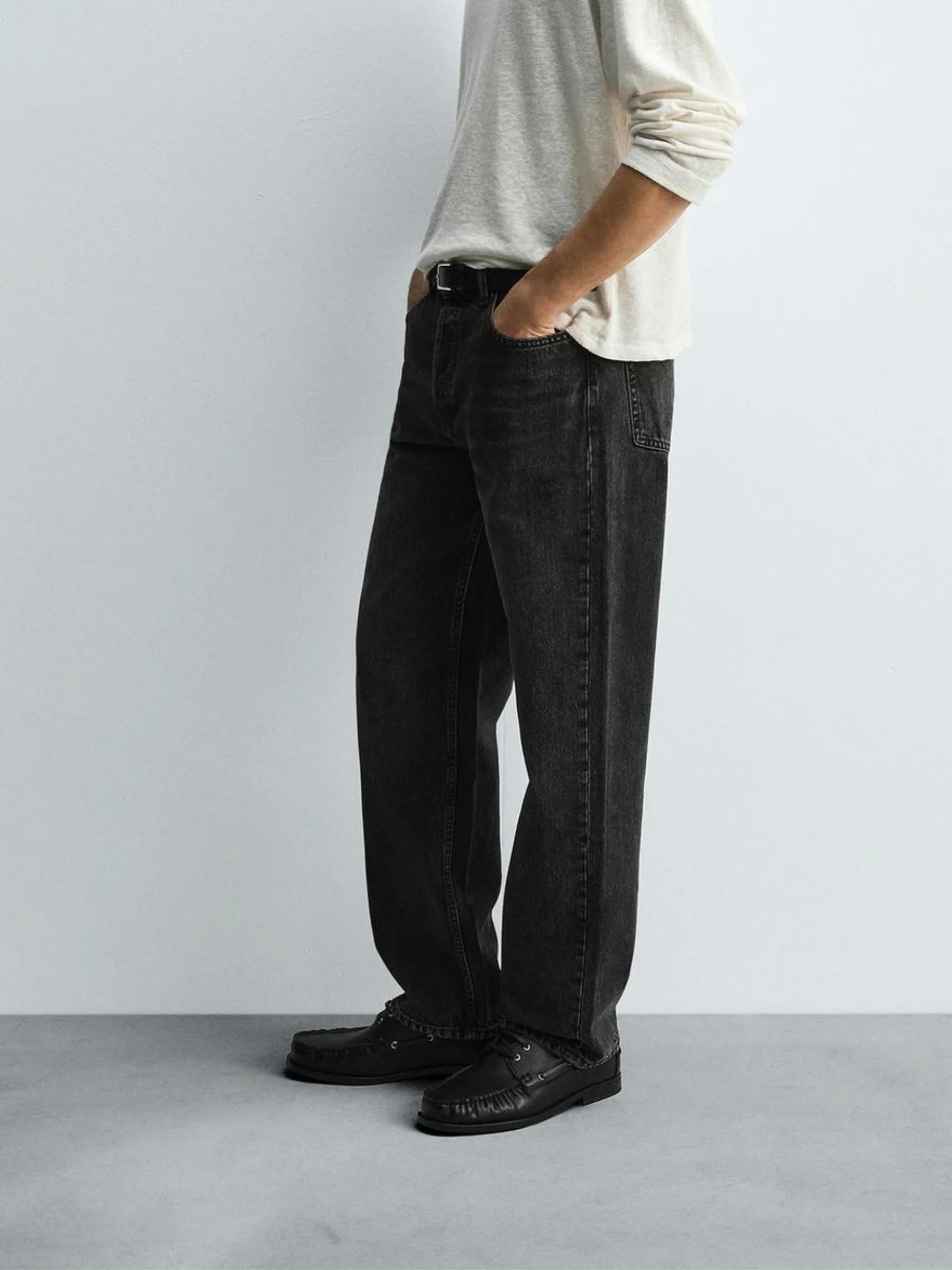 BLACK FADED STRAIGHT FIT JEANS