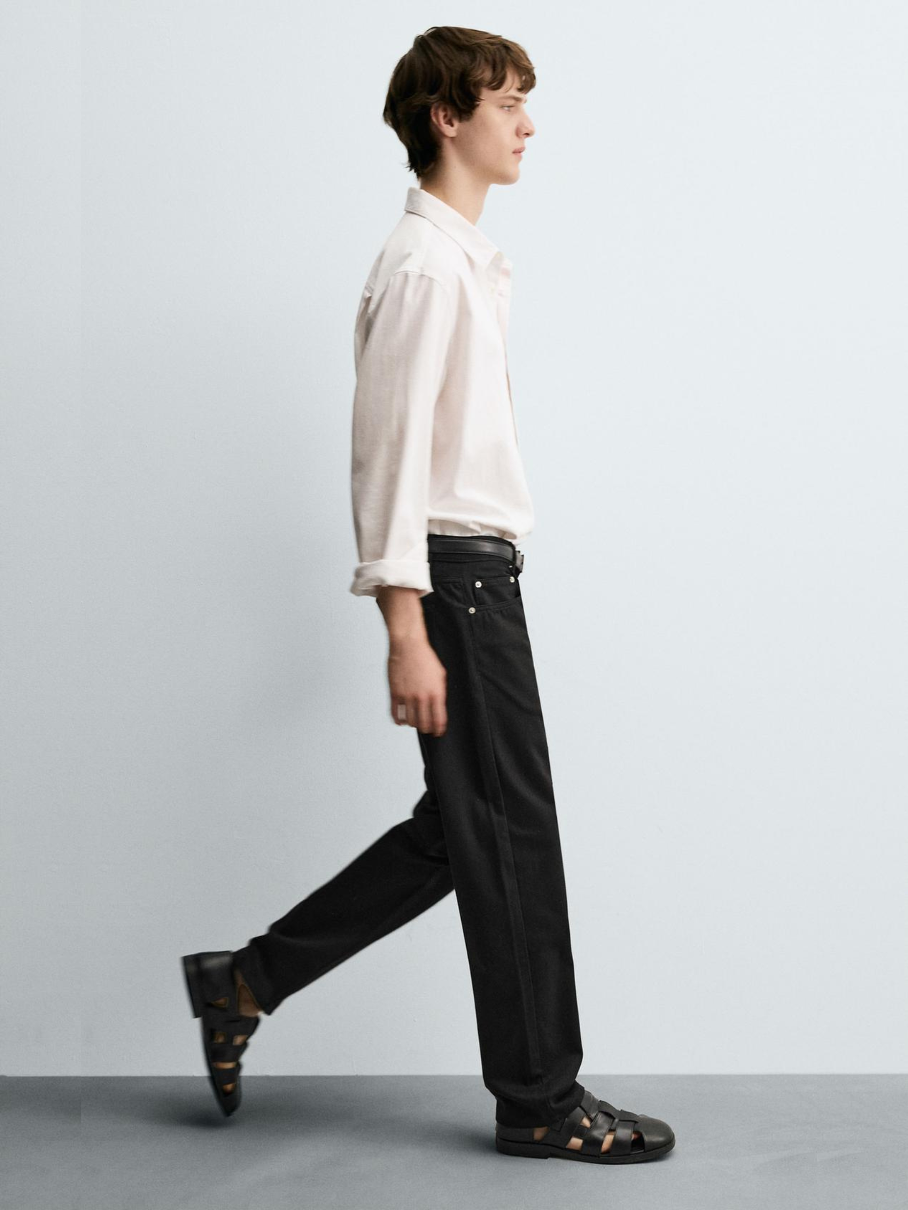 BLACK STRAIGHT FIT JEANS