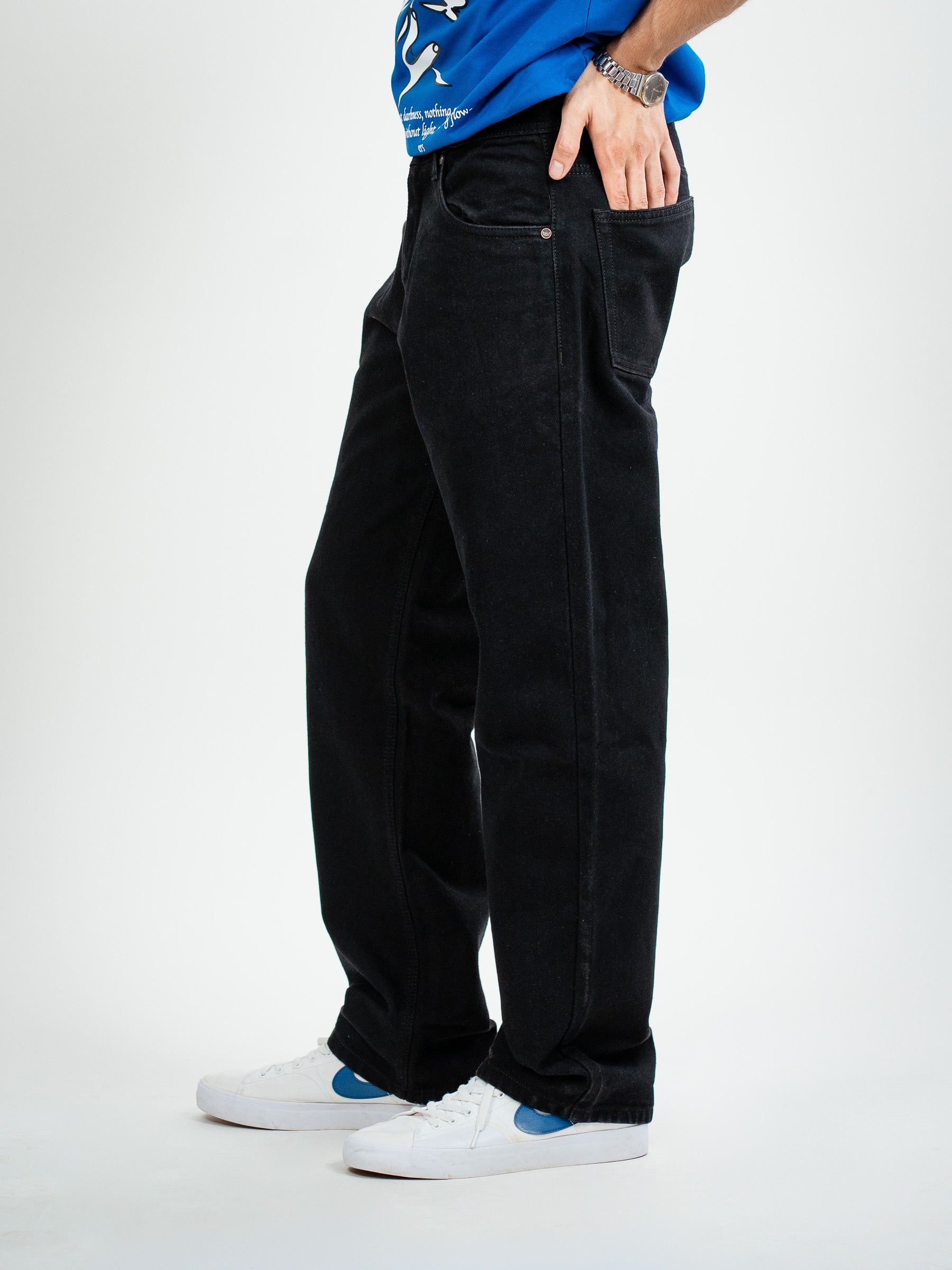 BLACK STRAIGHT FIT JEANS