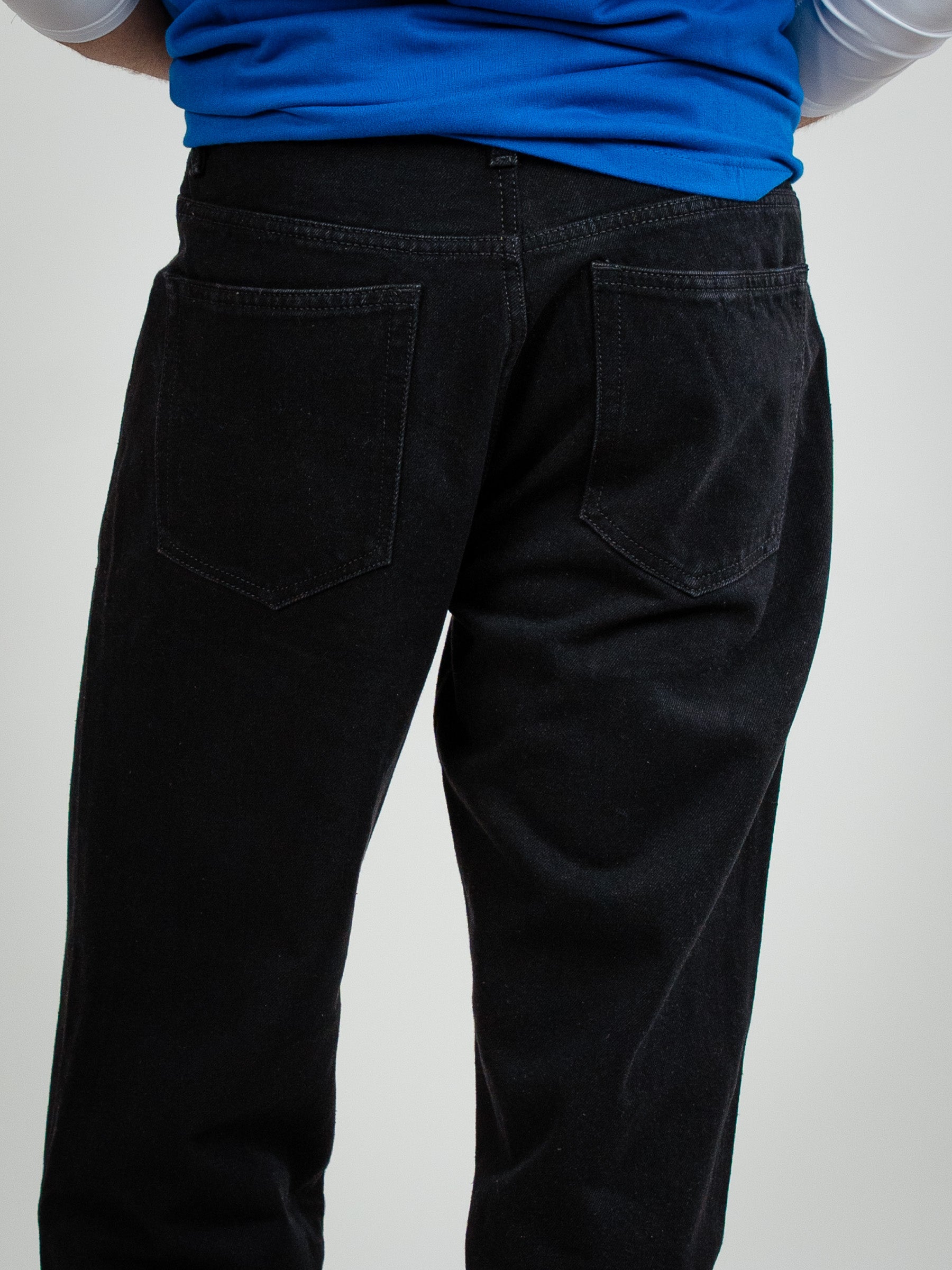 BLACK STRAIGHT FIT JEANS
