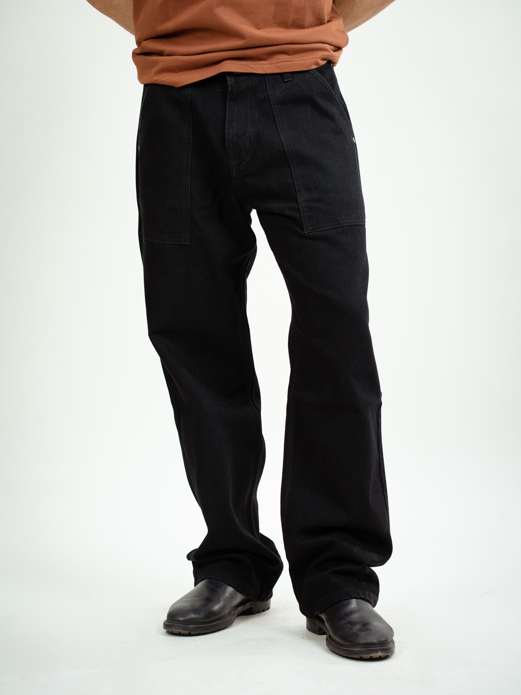 BLACK LOOSE FIT JEANS WITH EXTERNAL POCKETS