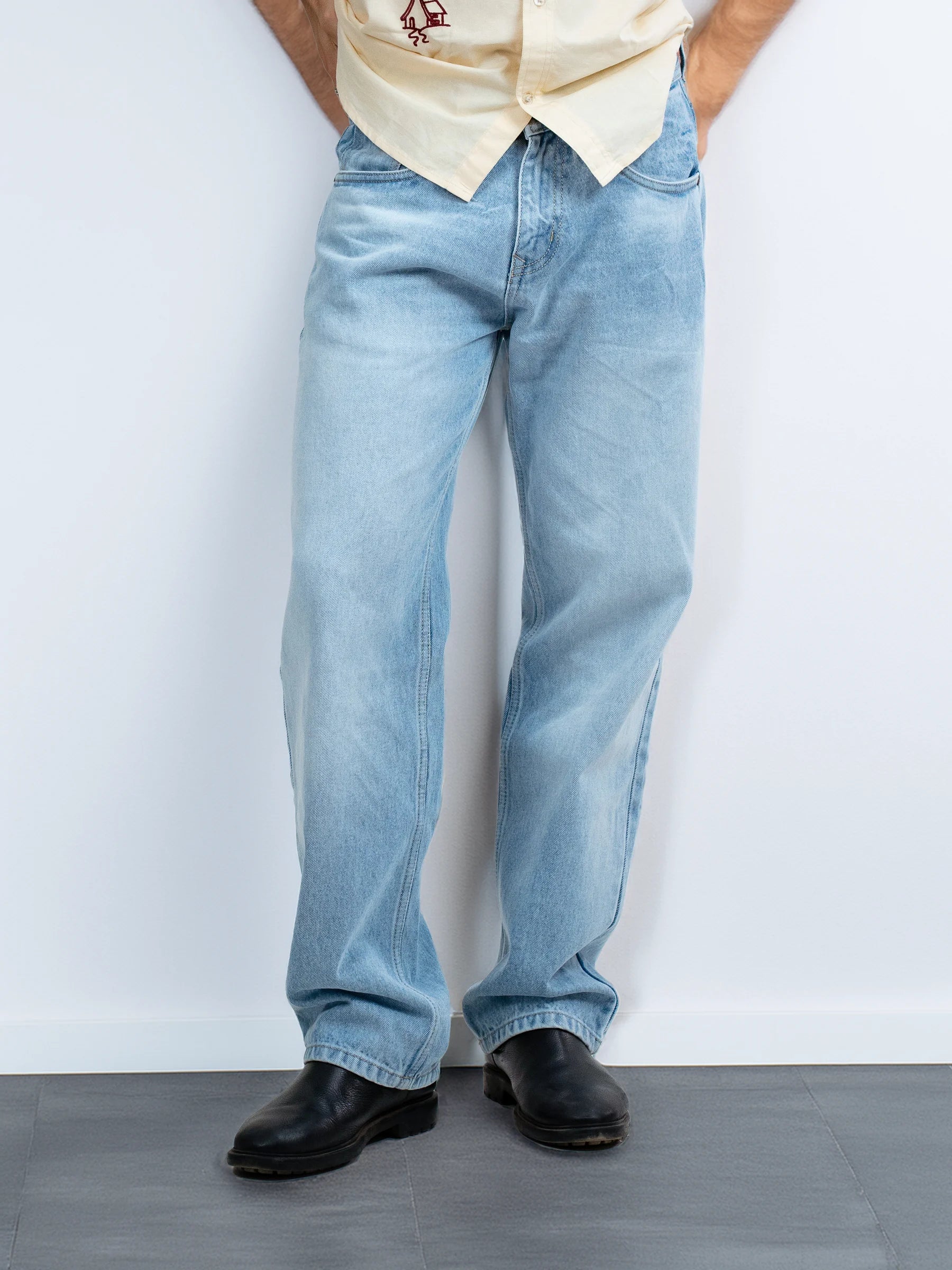 BLUE FADED STRAIGHT FIT JEANS
